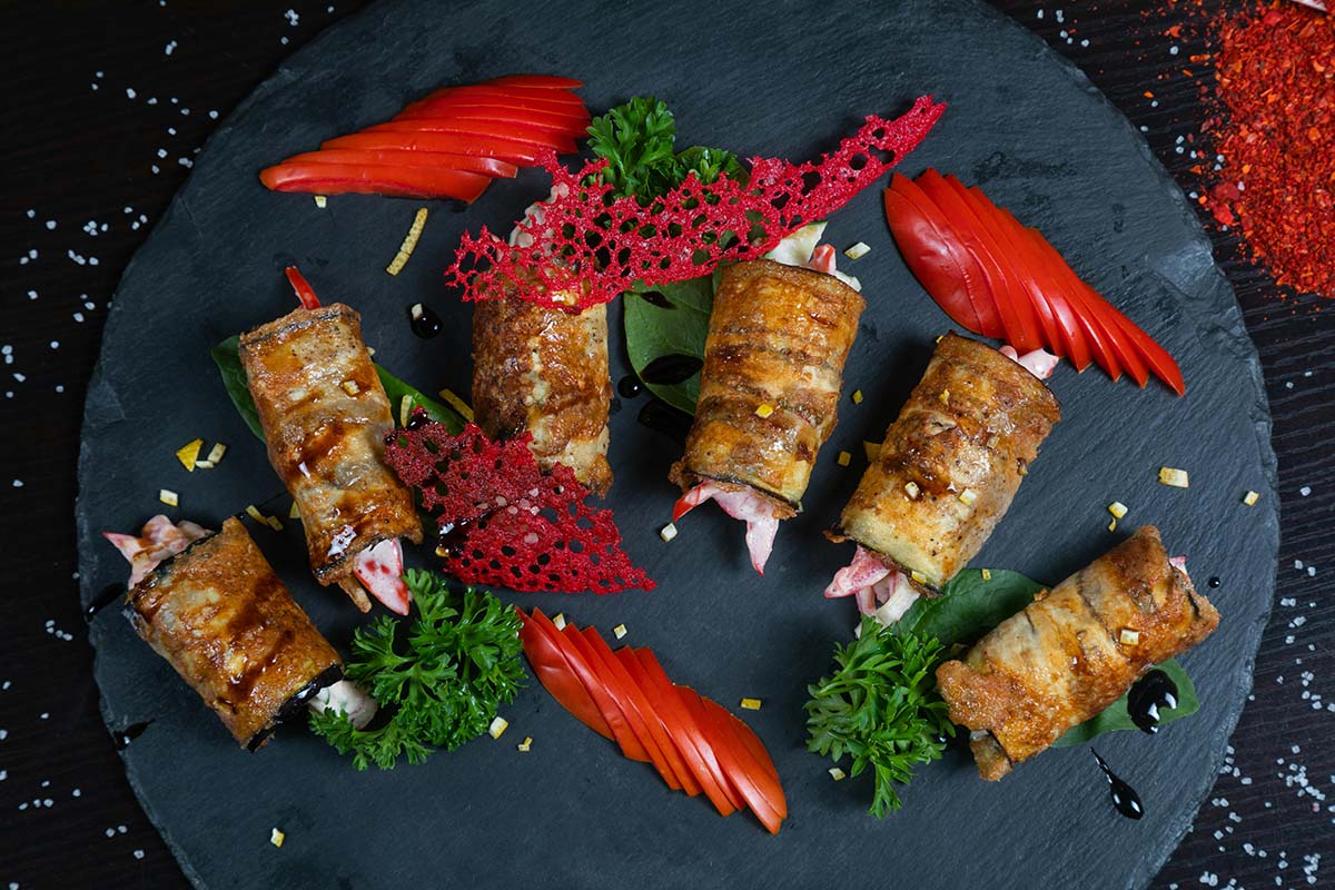 Badrijani nigvzit: rollitos de berenjena georgianos con pasta de nueces